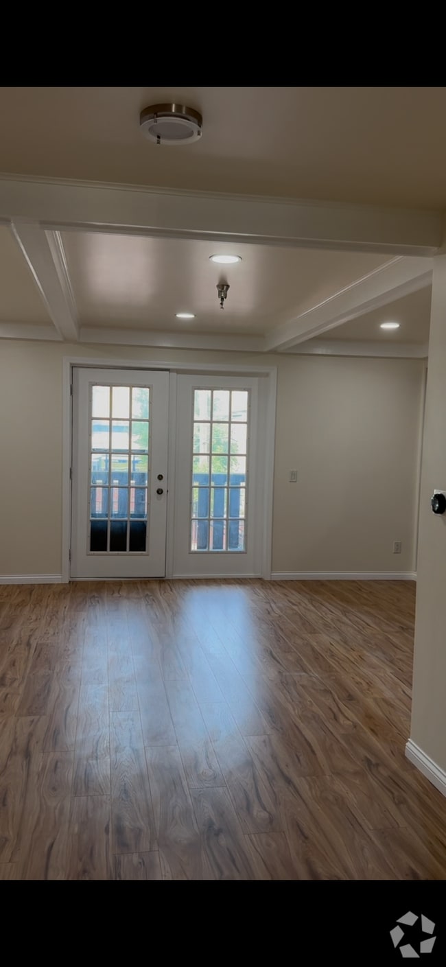Building Photo - 328 N Allen St Rental
