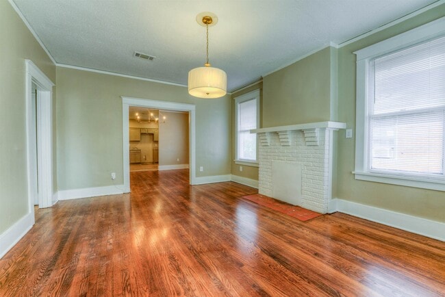Photo - 869 Garland St