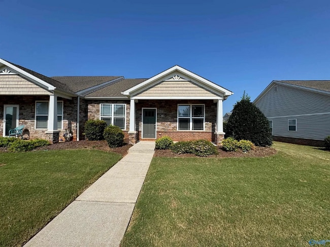 Building Photo - 411 Prom Dr SW