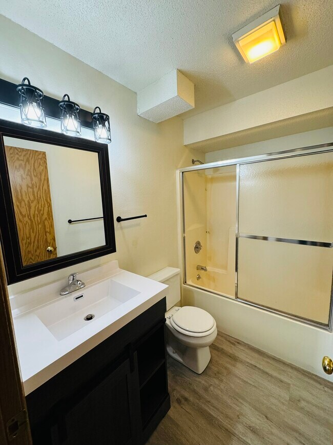 Photo - 156 Westside Dr Unit 2