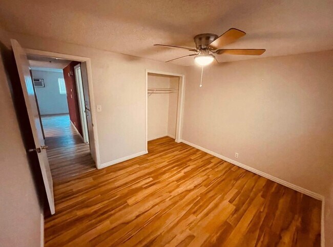 Photo - 844 S Roberta St Unit 4