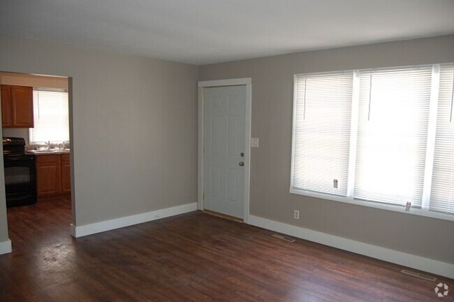 Building Photo - 2 BR Duplex on Governor Street Recently Re... Rental