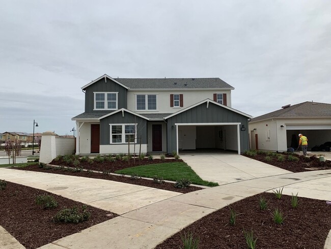 Building Photo - Large Executive home with tons of upgrades.