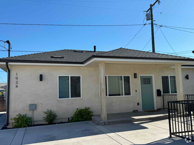 Building Photo - 1934 W 154th St Rental