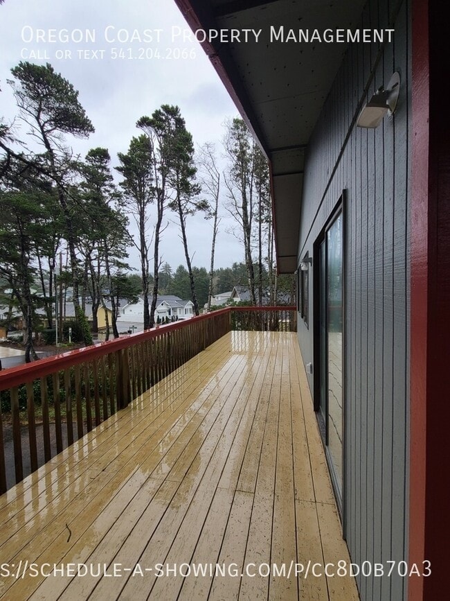 Photo - 835 Manzanita Ave