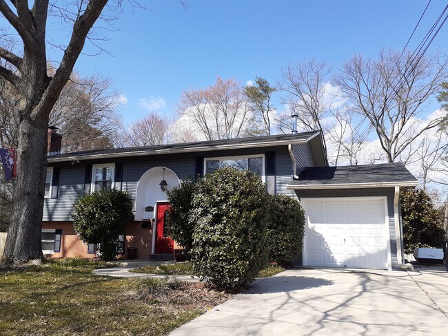 Photo - 8408 Chervil Rd House