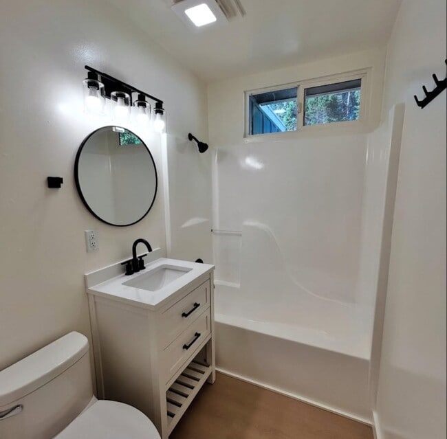 Photo - 1421 Underwood Ct