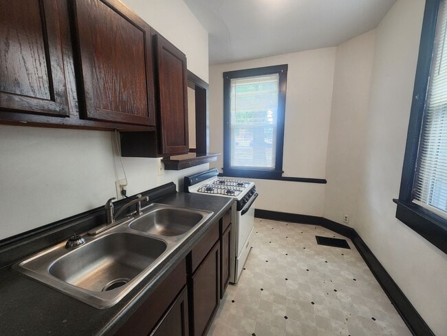 248 S 9th St Unidad 5 (B2-103)