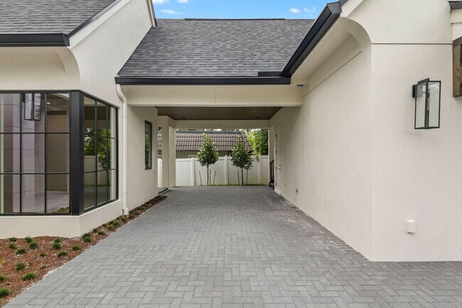 Photo - New Construction Lakeside studio