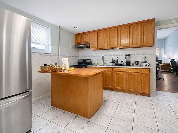 Photo - Gigantic 1-bedroom in Brooklyn