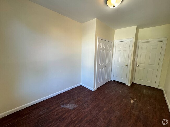 Building Photo - 654 E 188th St Unit 2 Rental
