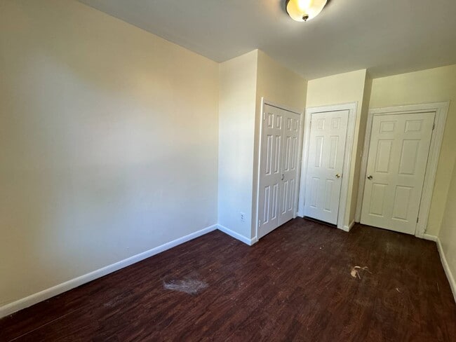 Photo - 654 E 188th St Apartamento Unidad 2