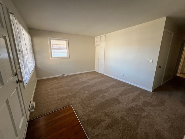 1616 Brockett Ave
