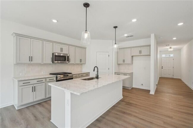 Photo - 522 Silverleaf Trl
