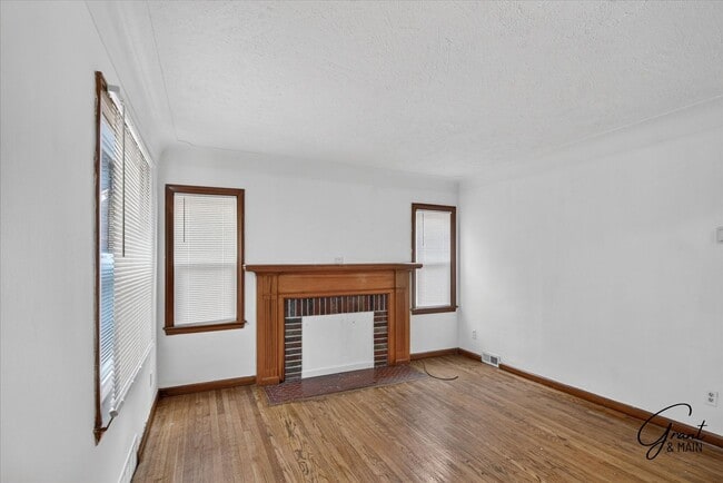 Photo - $1295 - 3 bedroom bungalow