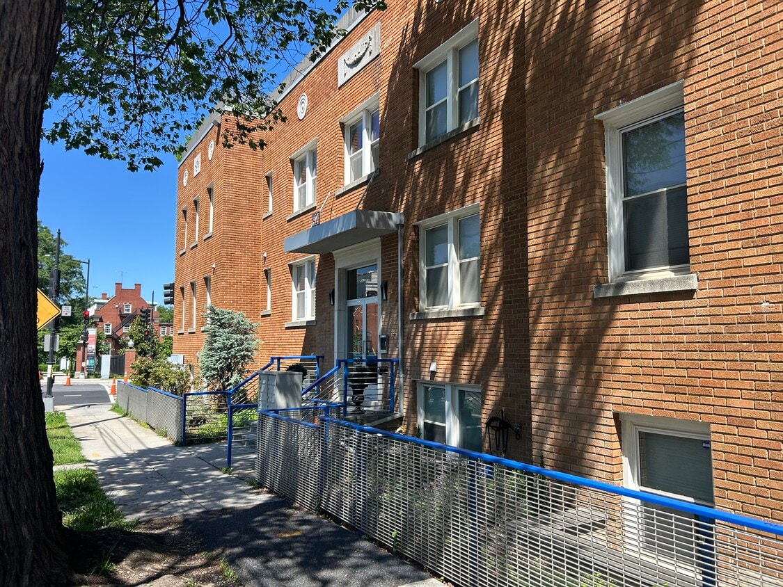 Photo - 921 Butternut St NW (Washington, DC)
