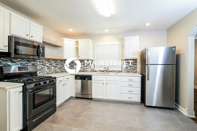 Photo - 3 Bedroom Pet-Friendly Home in Pleasant Hill, MO with Main Street Renewal