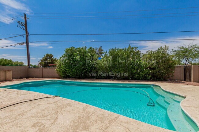 Photo - 3418 S Oak St