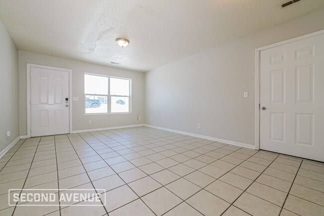 Photo - 2833 Kensington Ave