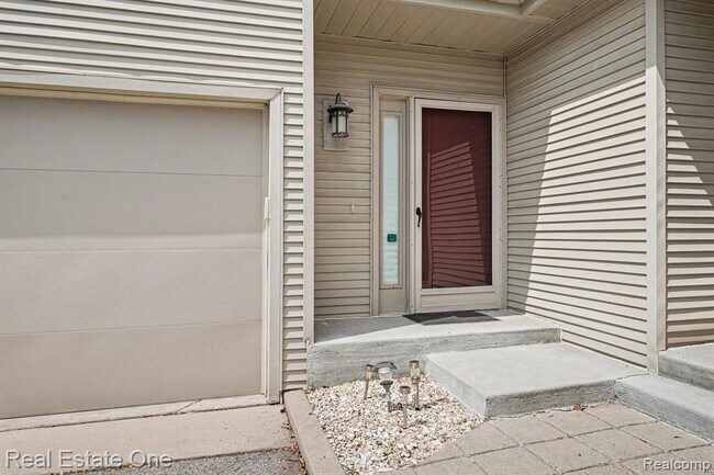701 Charing Ct