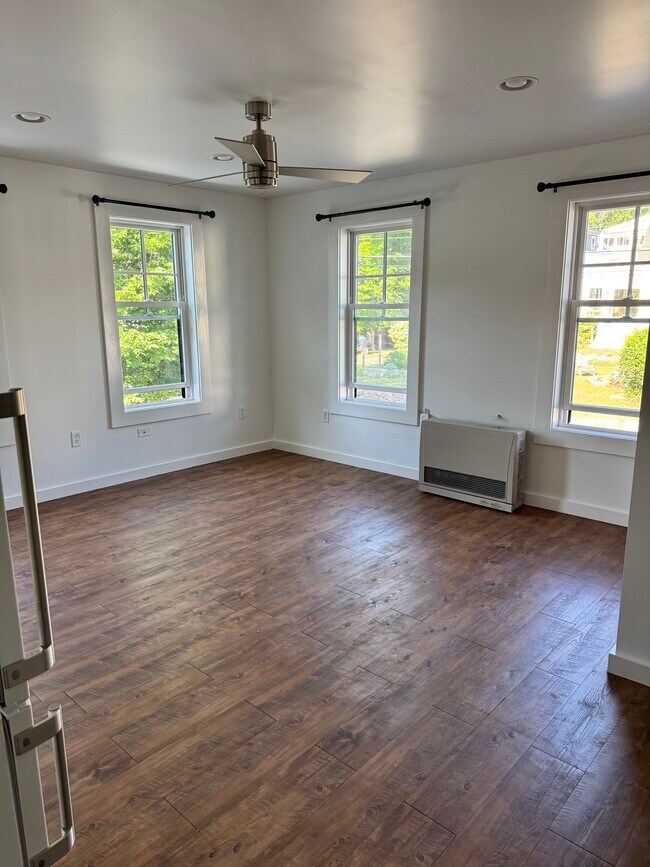 Photo - 10 Lang St Unit Second Floor