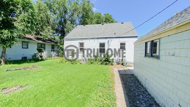 Photo - Spacious 5-Bedroom Home – Pet-Friendly and Perfect for Your Family!