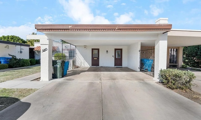 Photo - 920 W Solcito Ln