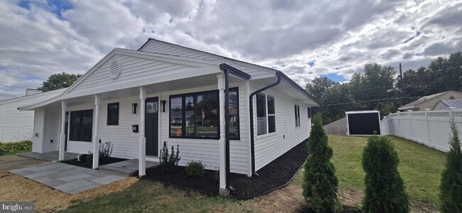 Photo - 702 Beaumont Rd