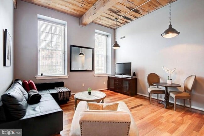 Photo - Gorgeous Canton Shipyard 2bd/2ba Condo w/ ...