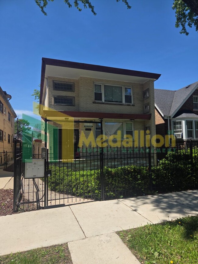 Building Photo - 7154 S Francisco Ave Unit GDN