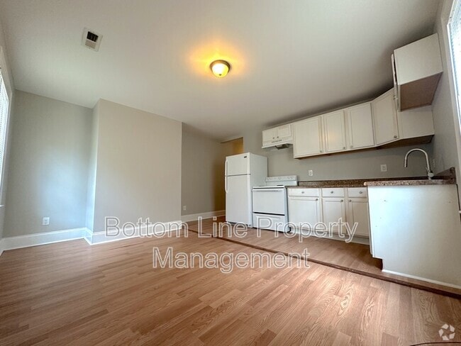 Building Photo - 369 Spring St SW Rental