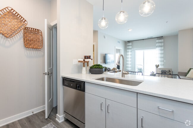 Cedar, 2 Bedroom/2 Bathrooms