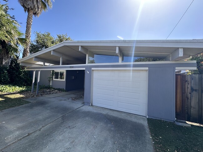 Building Photo - 834 Miller Ave