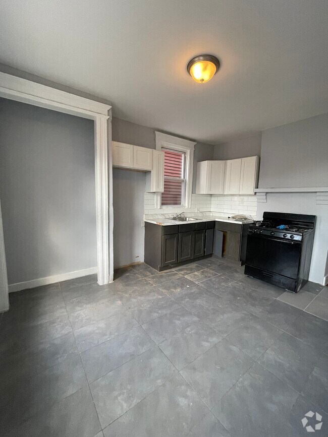 Building Photo - 827 S 14th St Unit 2 Rental