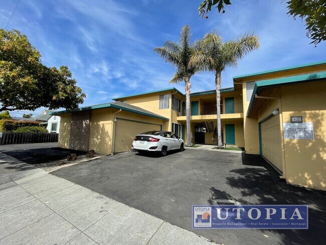 Photo - Sunny, updated, centrally located 2 bedroo... Unit 4