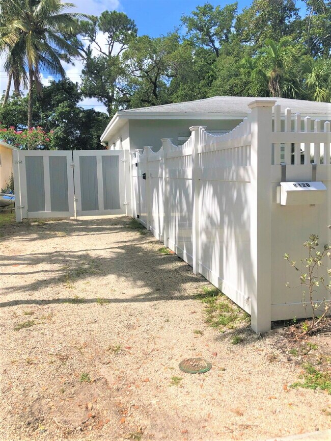 Photo - Private Fort Lauderdale FURNISHED 1/1 Avai...