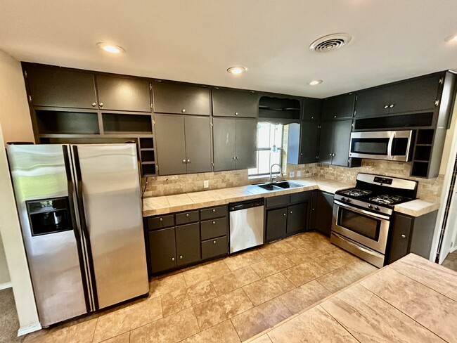 Photo - 1827 S Broadway Blvd House