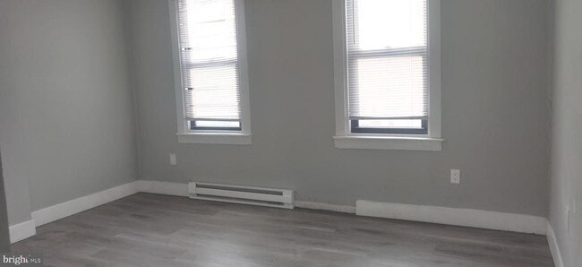 Photo - 4951 W Thompson St Unit 2R