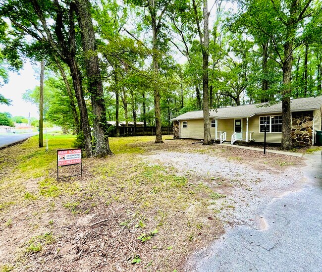 Photo - 596 Myers Rd