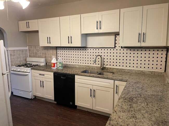 Cozy 1 Bedroom / 2 Bathroom Home in Braddock - Cozy 1 Bedroom / 2 Bathroom Home in Braddock