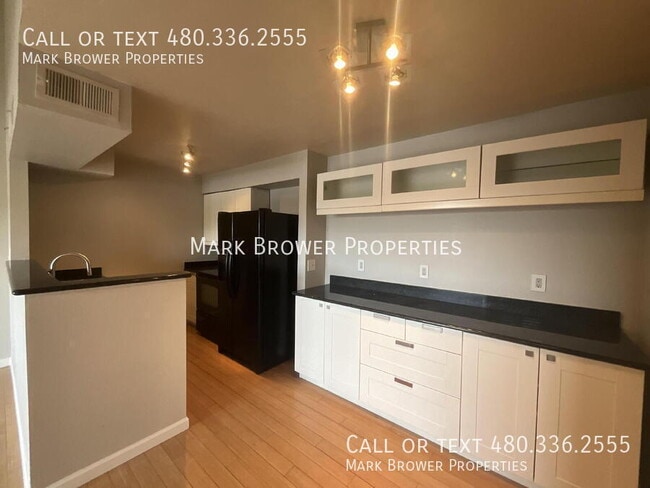 Building Photo - 623 W Guadalupe Rd Rental