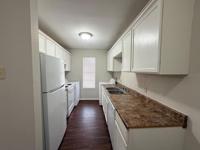 Photo - 3302 Salisbury Ave Unidad B