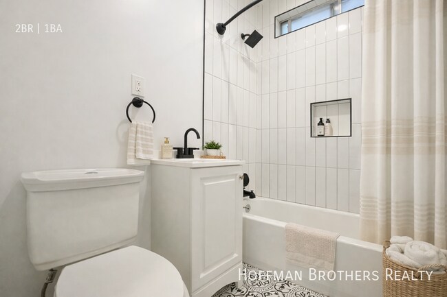 Photo - 641 N Spaulding Ave Unit 1/4