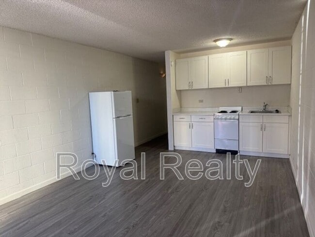Building Photo - 5122 Likini St Unit #116
