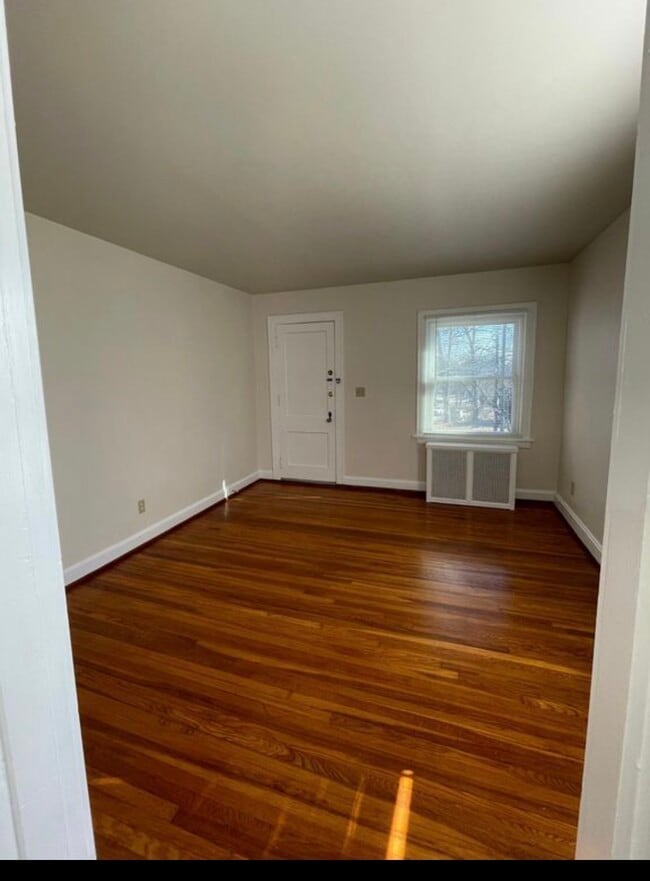 Family Room - 4419 Erie Ave Unit 2