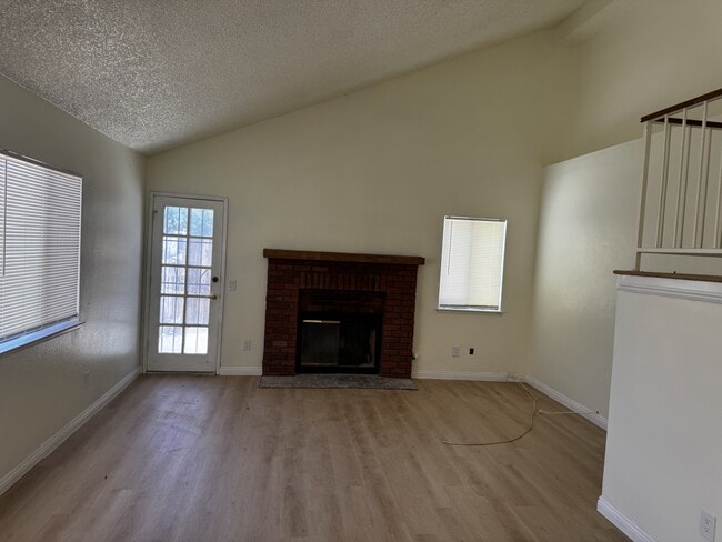 Photo - 16280 Jasmine St