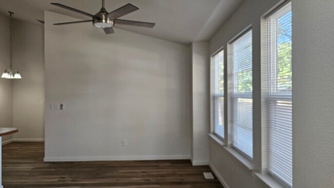 Photo - Delaware Duplex Unidad 259