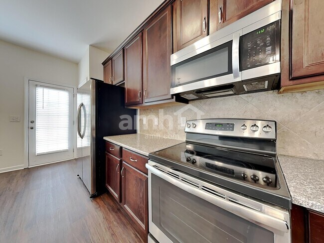 Photo - 913 Bridlemine Dr