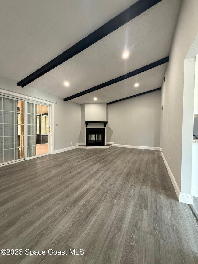 Photo - 130 Cascade Ave SE