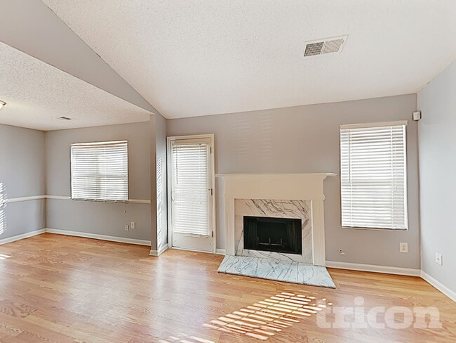 Photo - 222 Amelia Creek Way SE